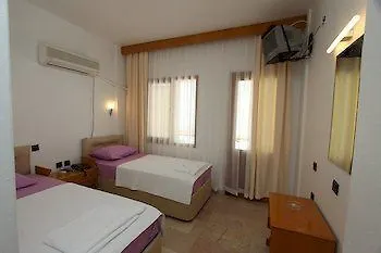 切什梅科兹埃伦酒店 2* Çeşme