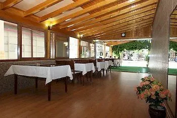 切什梅科兹埃伦酒店 2* Çeşme